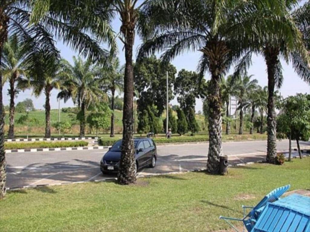 Pattaya Country Club & Resort Ban Pong  Eksteriør billede